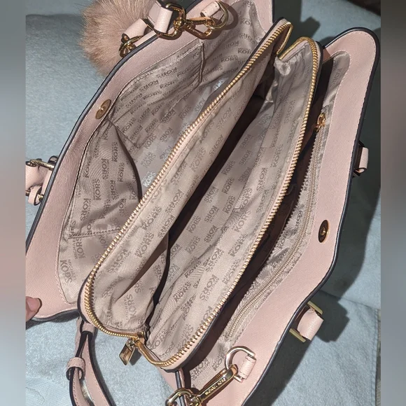 Michael Kors soft pink saffiano leather Savannah satchel bag. - Picture 12 of 16
